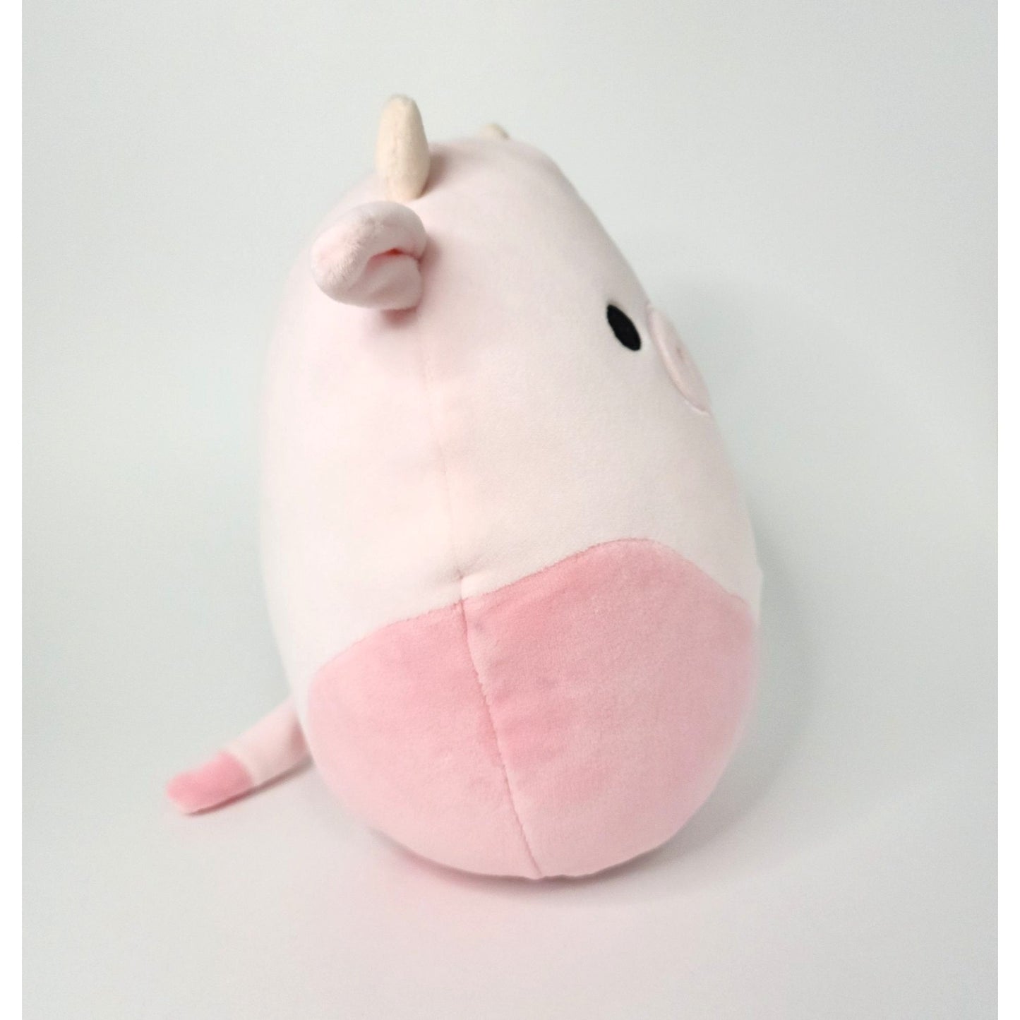 Squishmallows Reshma Strawberry Cow Hot Topic Exclusive