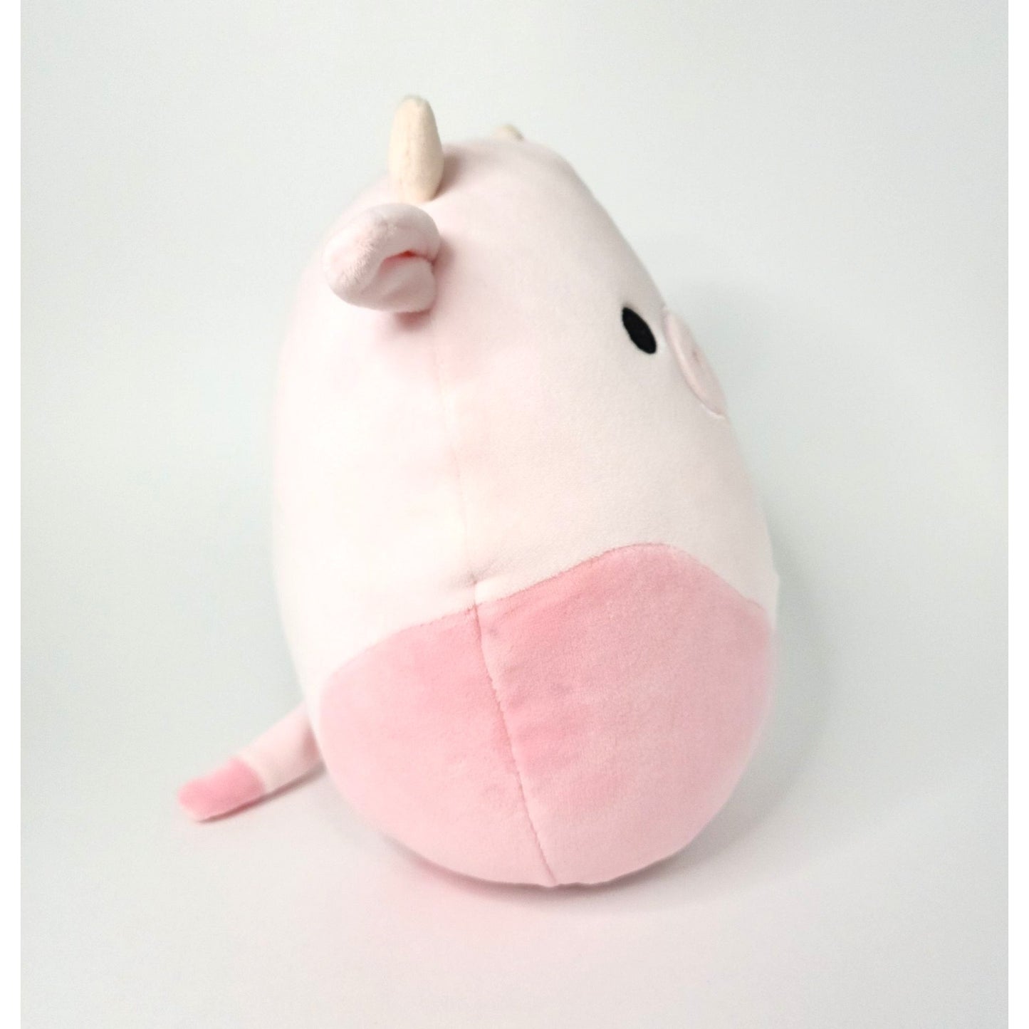 Squishmallows Reshma Strawberry Cow Hot Topic Exclusive